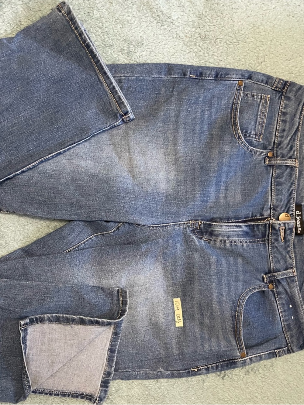 D. Jeans Classic Blue Denim capris Jeans